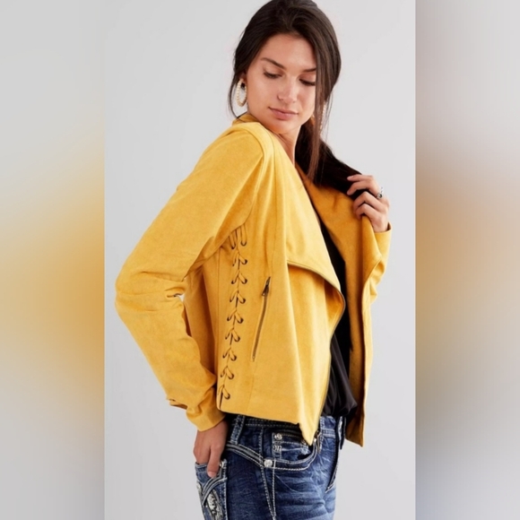 WILLOW & ROOT  Chic Butterly Yellow Faux Suede Moto Jacket  (#1,530)(C) - Picture 1 of 11